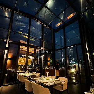 B Hotel