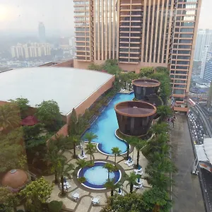 Serviced @ Times Square Apartment